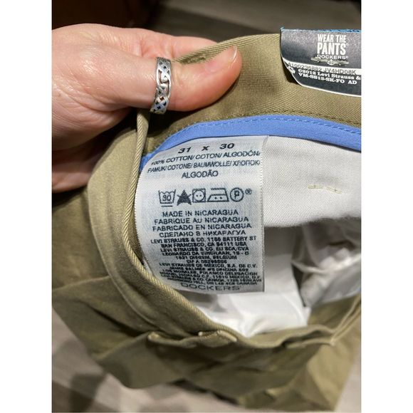 Dockers NWT Signature Khaki Pants Classic Fit D3 Pleated, Men's Size 31 x 30 - Picture 6 of 7